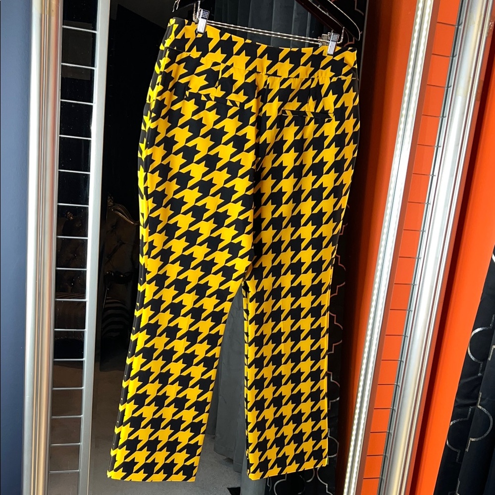 Vibrant Hive Authority ๐ Houndstooth Power Suit - Picture 6 of 7
